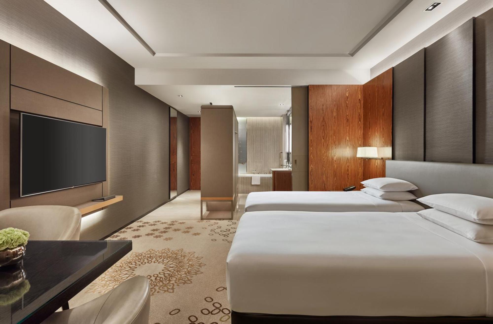 Twin Room - Club Access,1415800947:JPEG