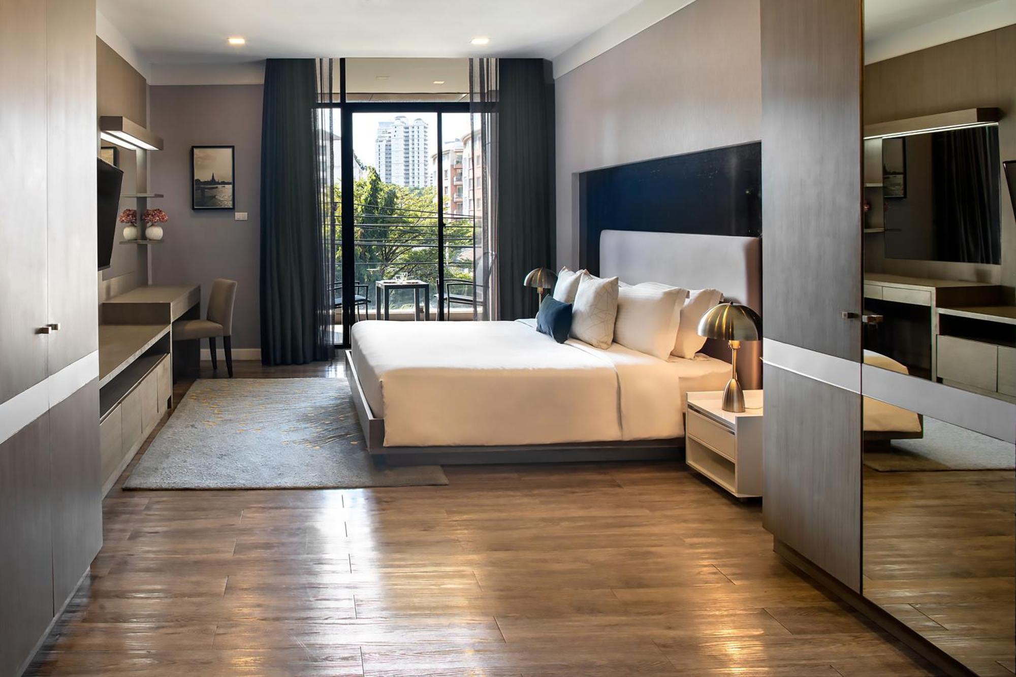One-Bedroom Deluxe King Suite