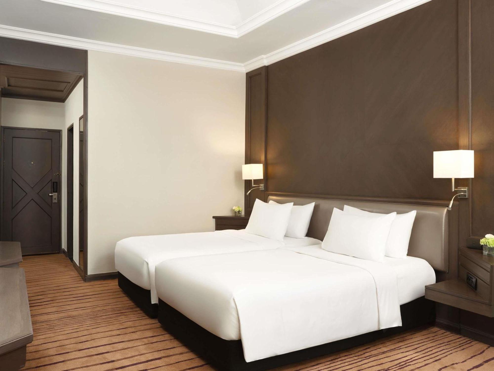 Executive Room 2 Twin Beds Executive Lounge Access on Food Soft Beverage
