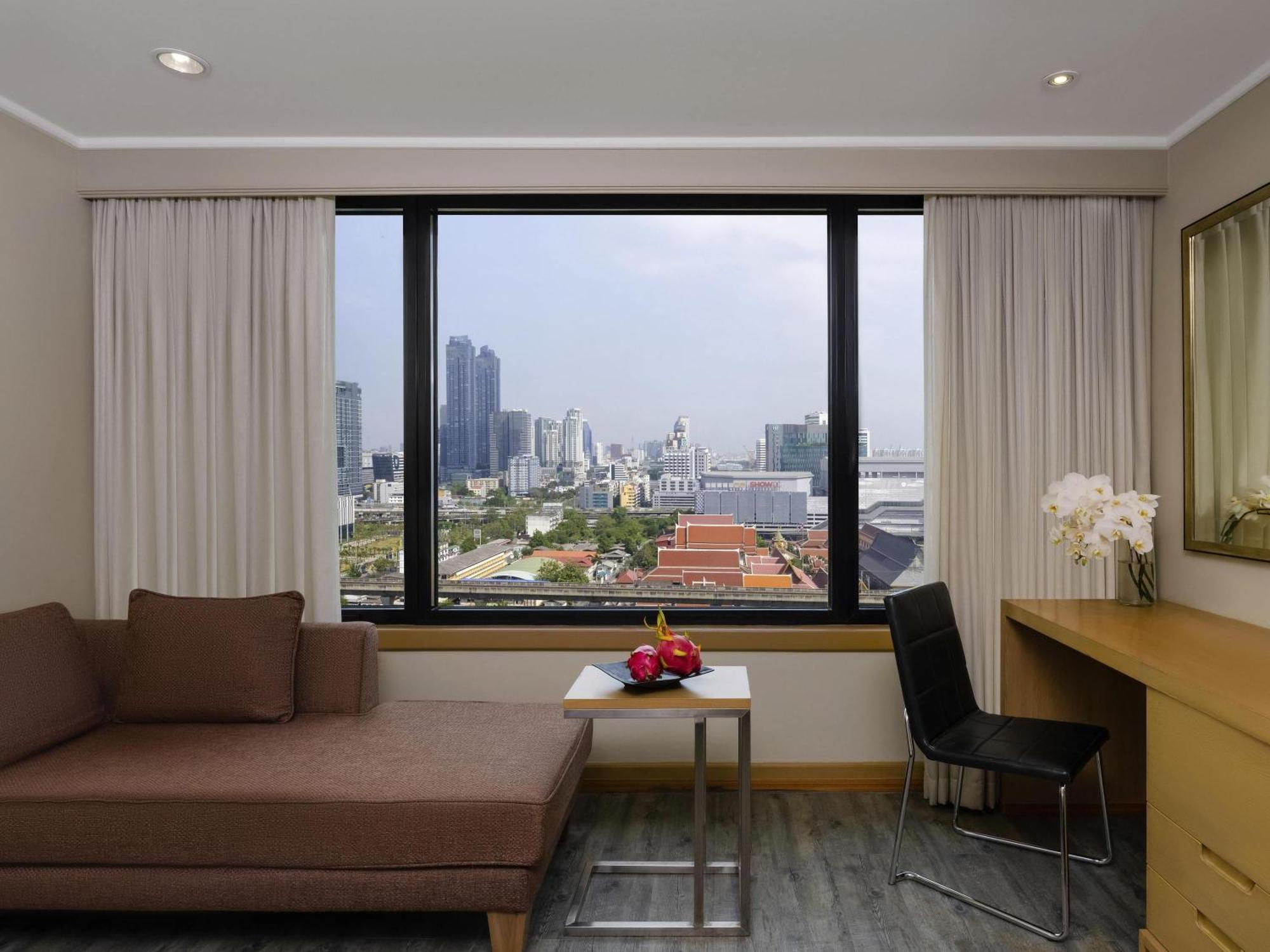 Deluxe Room 2 Twin Beds on Food Soft Beverage