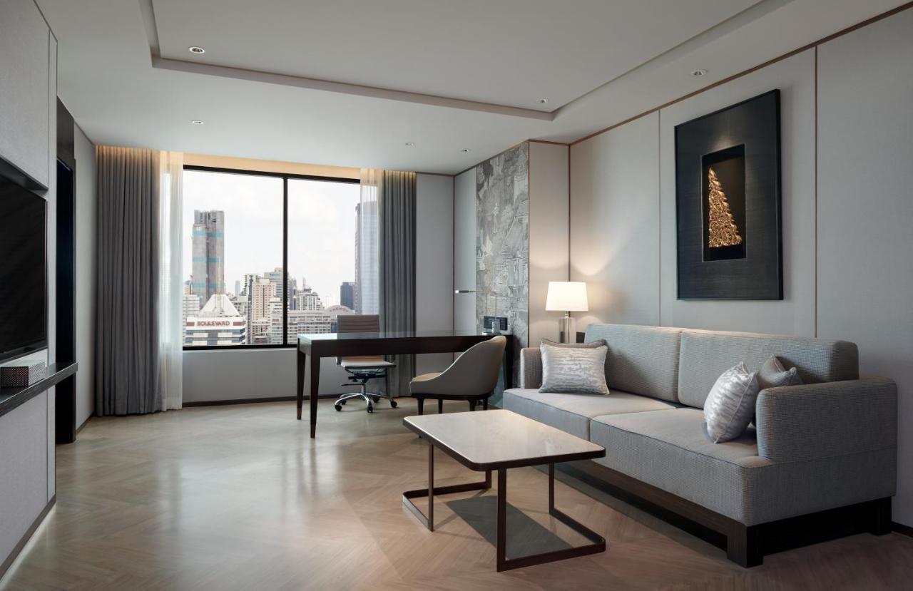 JW Suite with Lounge Access