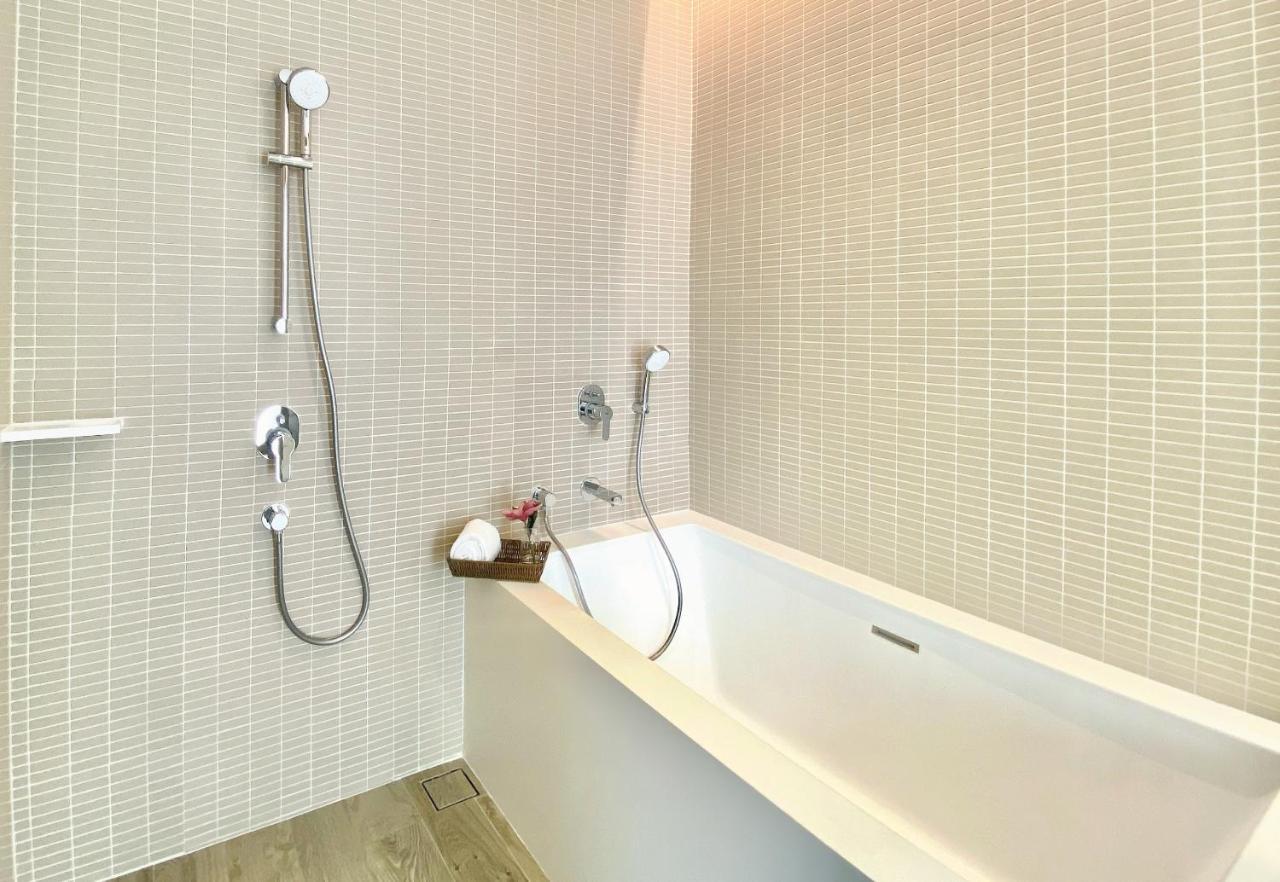 Deluxe Studio,961135681:JPEG