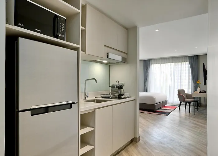 Bangkok Hotels 5 StarOakwood Studios Sukhumvit